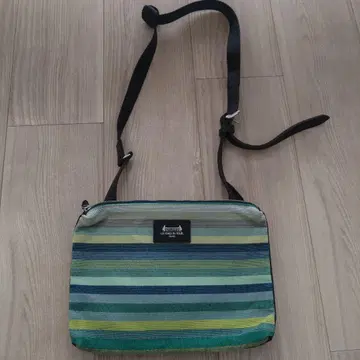 레토 월드 듀 솔레이유 스트라이프 캔버스 사코슈 백