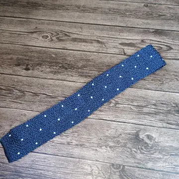 미사용 새상품 택 포함 Earl dome 네이비 도트 무늬 니트 타이