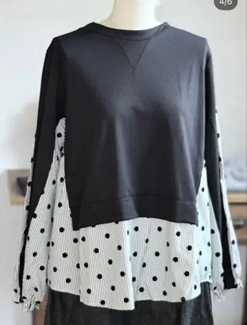 C.L.N 도트 절개 풀오버