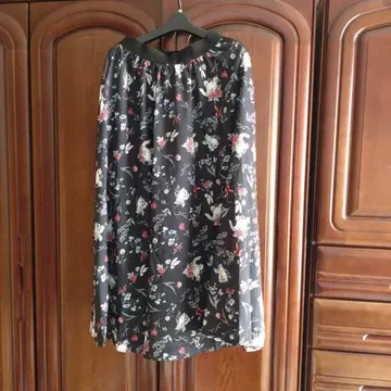 꽃무늬 블랙 스커트 M