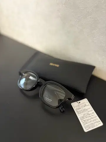 DIANTE 로고 프레임 선글라스 [ BLK ]