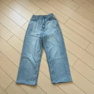 루즈 스트레이트 'JOAN'