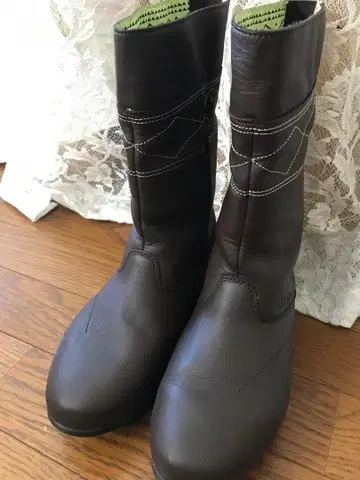 리복 이지톤 투 디바인 부츠