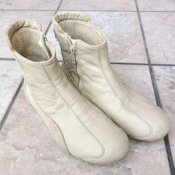 PUMA 베이지 가죽 부티