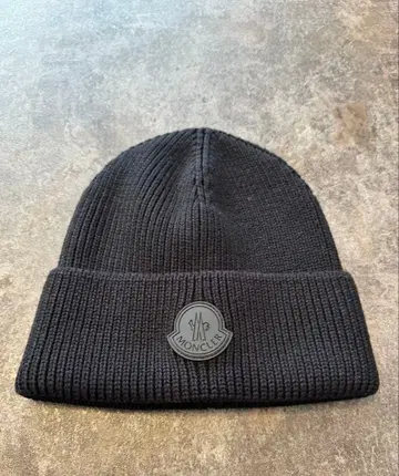 새상품 MONCLER 블랙 니트 모자