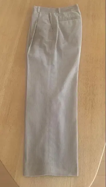 띠어리 럭스 코듀로이 팬츠 36 사이즈