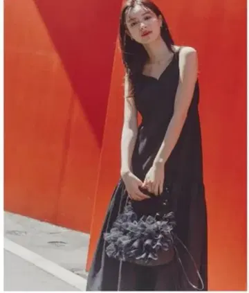 [새상품] 백리본 하트컷 티어드 원피스