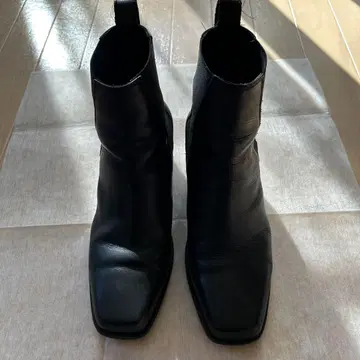 블랙 가죽 사이드 고어 부츠