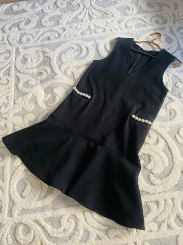 QUEENS COURT 원피스 블랙 새상품급 size 2