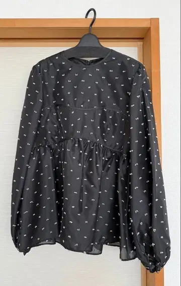 [택 포함 새상품] LE CIEL BLEU 블라우스 블랙 사이즈 38