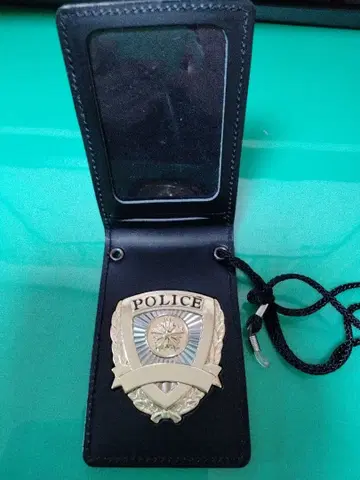 촬영용 경찰 배지 부착 패스 케이스