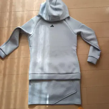 adidas 후드 부착 맨투맨 라이트 블루