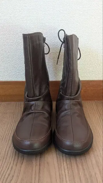 아키레스 솔보 숏부츠 24.5 넉넉한 설계 사이드 지퍼