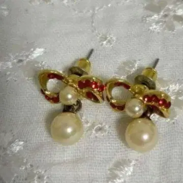 펄 키티 리본 파베 디자인 귀걸이