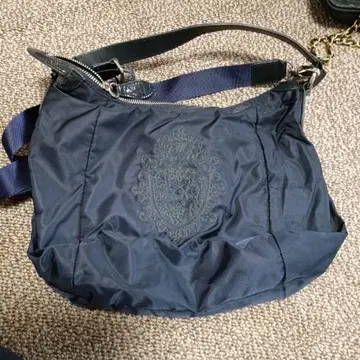 AMAKA 네이비 숄더백