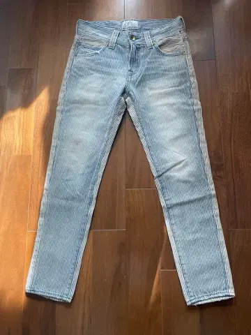 스트라이프 디자인 슬림핏 데님 25