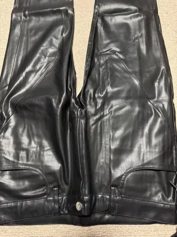 나가부치 츠요시 스키니 가죽 팬츠