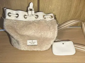 kate spade NEWYORK 로지 미니 버킷 백