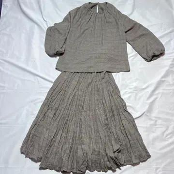 Mila Owen 체크 무늬 블라우스 x 플리츠 스커트 셋업 M