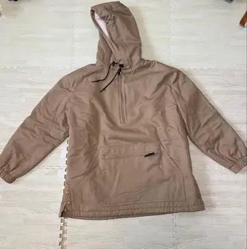 베이지 플리스 자켓 후드 부착