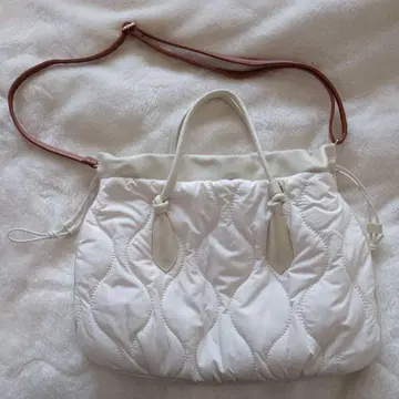 PECHINCHAR 화이트 퀼팅 토트백 야마다야계