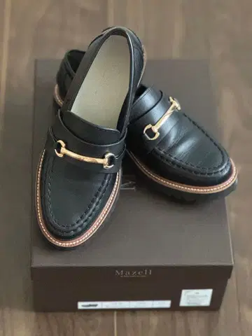 Mazell 블랙 로퍼