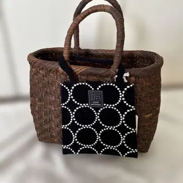 미나 페르호넨 미니백 탬버린 네이비 x 화이트 코듀로이 미사용