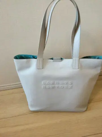 BARNEYS NEW YORK 토트백 화이트