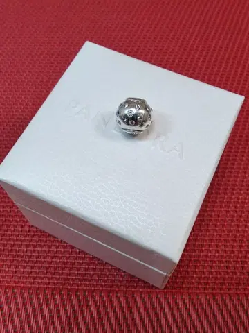 Pandora Essence 참 새상품급