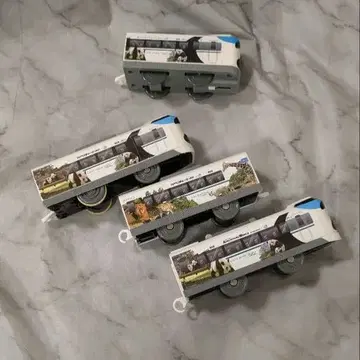 프라레일 차량 팬더쿠로시오 연결