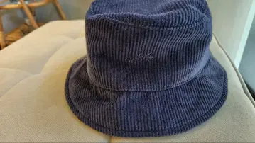 A.P.C. 네이비 코듀로이 버킷 햇