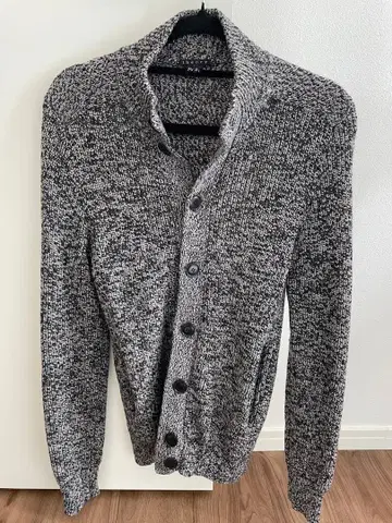 theory 그레이 계열 버튼 달린 가디건 니트