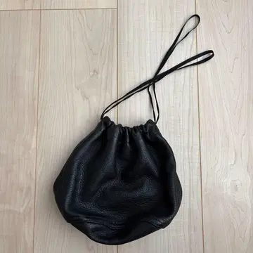 FILL THE BILL 가죽 복조리 백