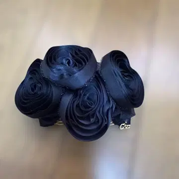 컴플렉스 비즈 블랙 로즈 헤어 액세서리
