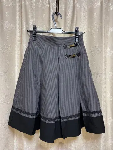 axes femme 플리츠 스커트 무릎 기장