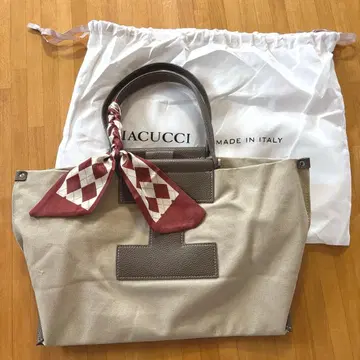 이아쿠치 베이지 토트백