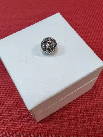 Pandora Essence 참 새상품급