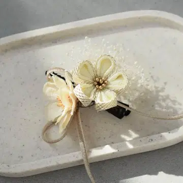 꽃 헤어핀 크림 머리 장식 매실 일본제 졸업식 성인식 화이트 골드