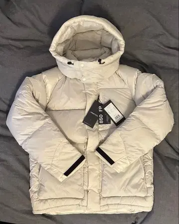 [ 최종 가격 인하 ] 최고 품질 다운 새상품 미사용 화이트 S 사이즈