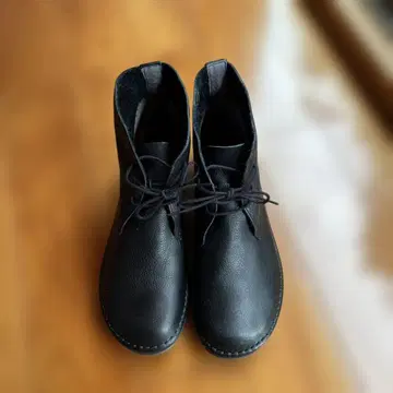 가죽 블랙 숏부츠 24cm 새상품에 가까움