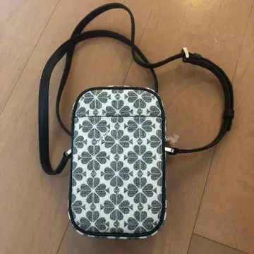 클로버 패턴 스마트폰 숄더백