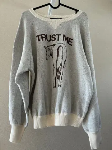 CPCM 말 프린트 스웨터 M 사이즈