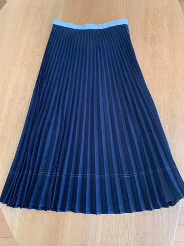 CAST 네이비 플리츠 스커트