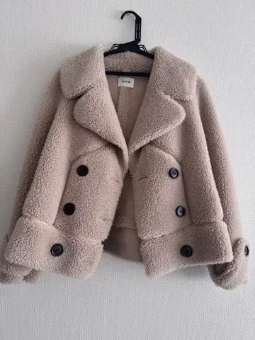 베이지 더블 브레스트 보아 코트