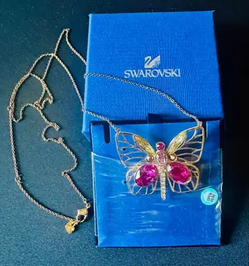 Swarovski 나비 모티브 목걸이