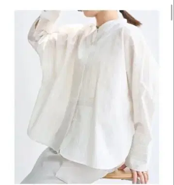 [ IENA ] 슬라브 핀스트라이프 보잠 블라우스 화이트