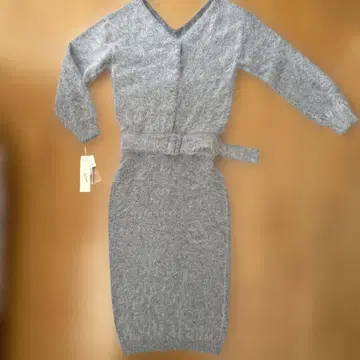 Lily Brown 택 포함 새상품 반값 니트 원피스