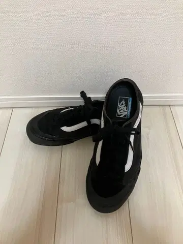 Vans 스웨이드 스니커즈 블랙/화이트