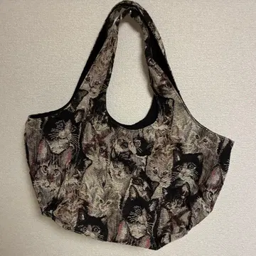 고양이 패턴 고블랑 직조 벌룬 토트백