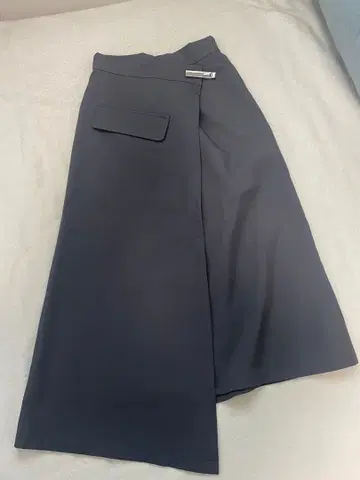 [ LVEU. ] 핀 디자인 아지메 롱 스커트